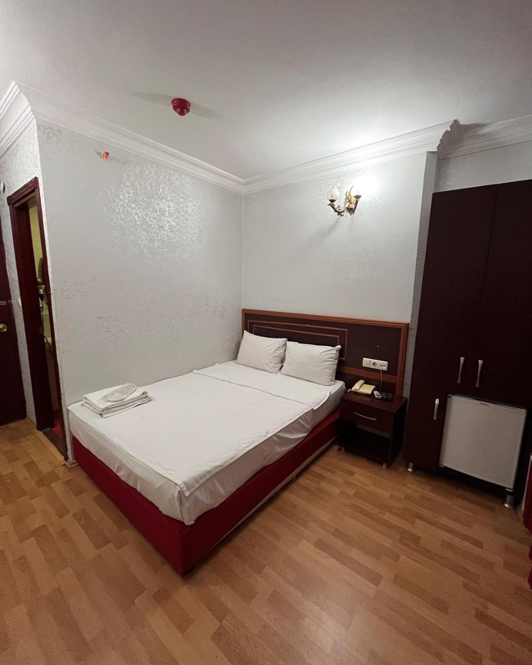 Red White Hotel Istanbul Bagian luar foto