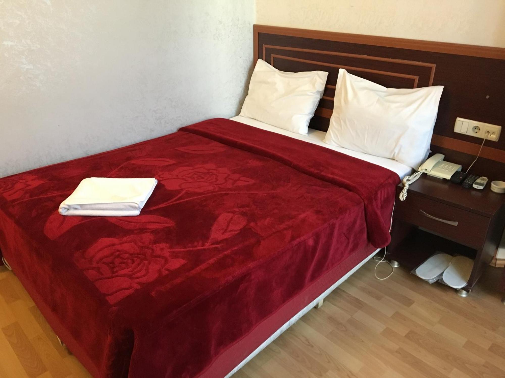 Red White Hotel Istanbul Bagian luar foto